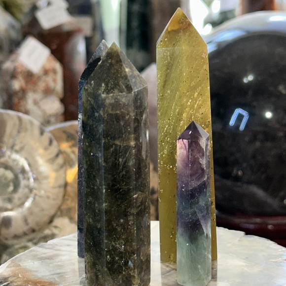 Green Opal, Rainbow Fluorite, Labradorite and Fireworks Crystal Points! - Picture 3 of 7